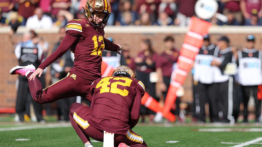 Minnesota's late-arriving kicker Luke Drzewiecki quickly makes a strong impression — Shakopee Dining news